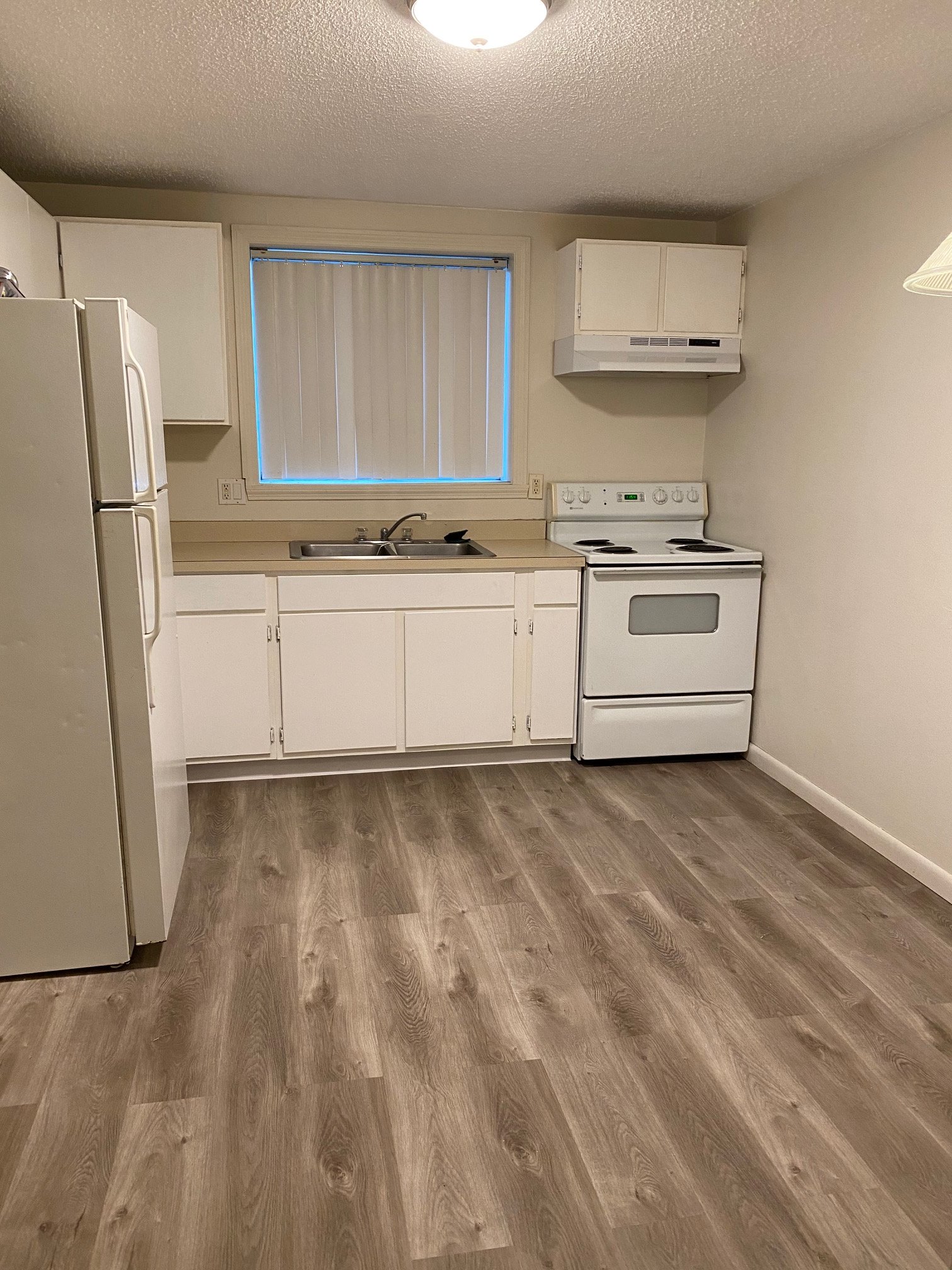 Easthampton Apartment: 34 Pleasant Street