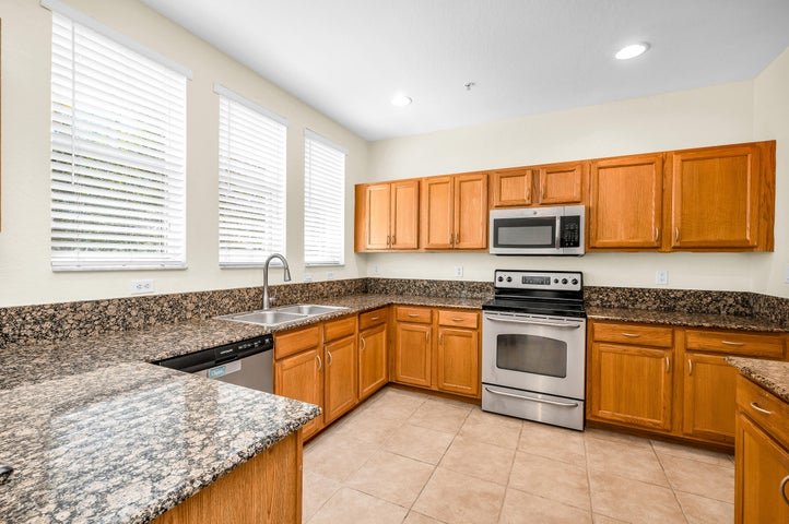 West Palm Beach Townhome: 447 Corte Madera Lane 7