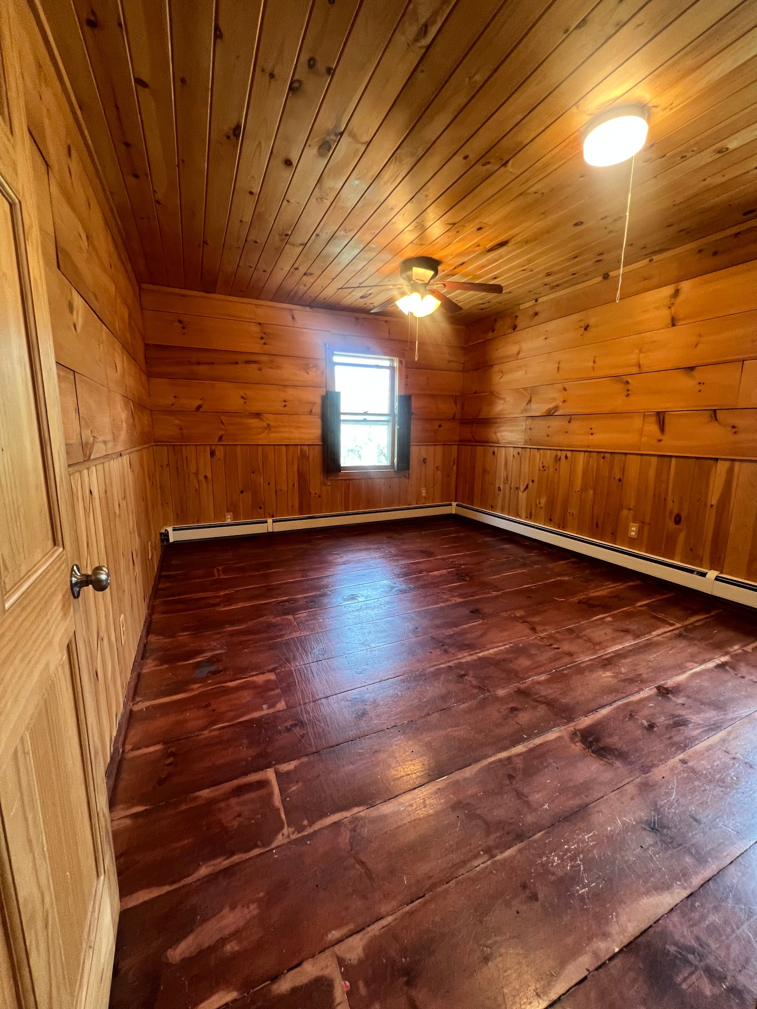 Waterford Apartment: 47 2nd St
