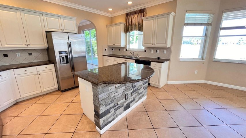 Wellington House: 9546 Worswick Court