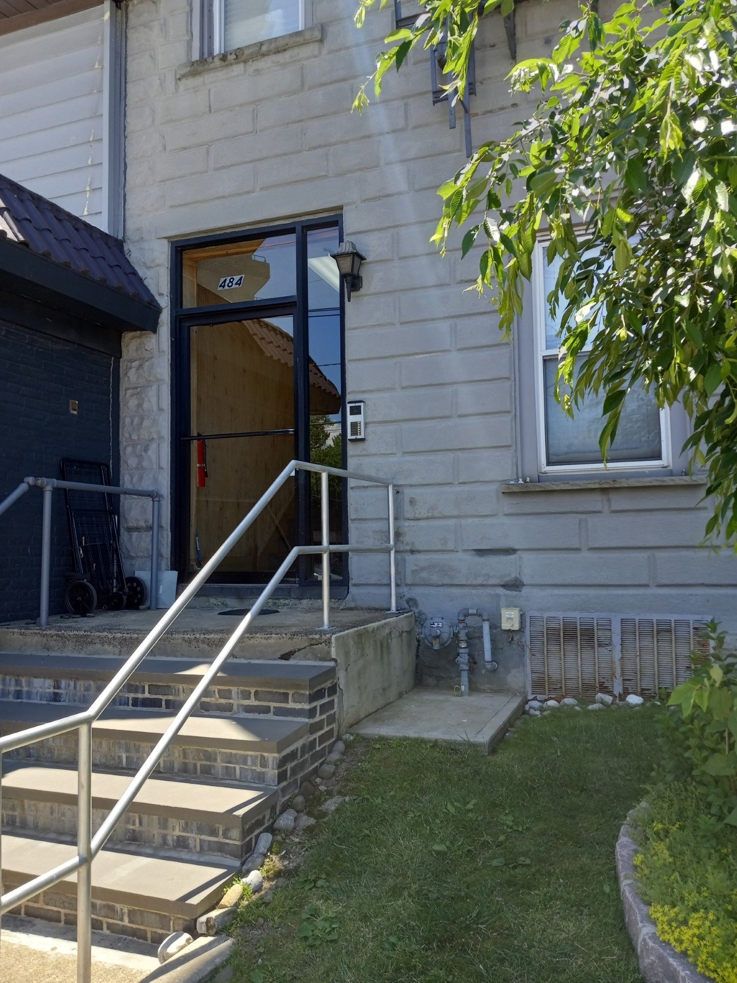 fort lee Apartment: 484 Main Street