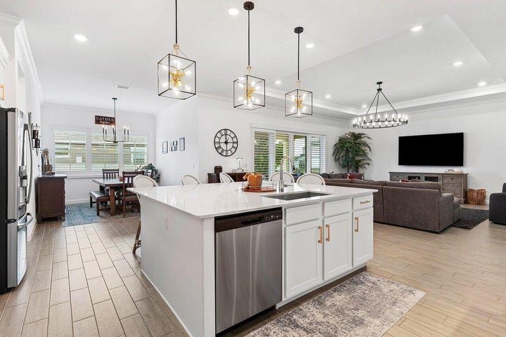 Loxahatchee House: 962 Castaway Court