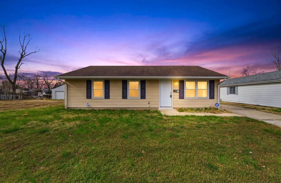 Cahokia Heights House: 850 Saint Bartholomew Drive