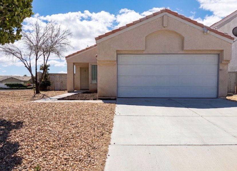 Victorville House: 13577 Monterey Way, Victorville, CA 92578