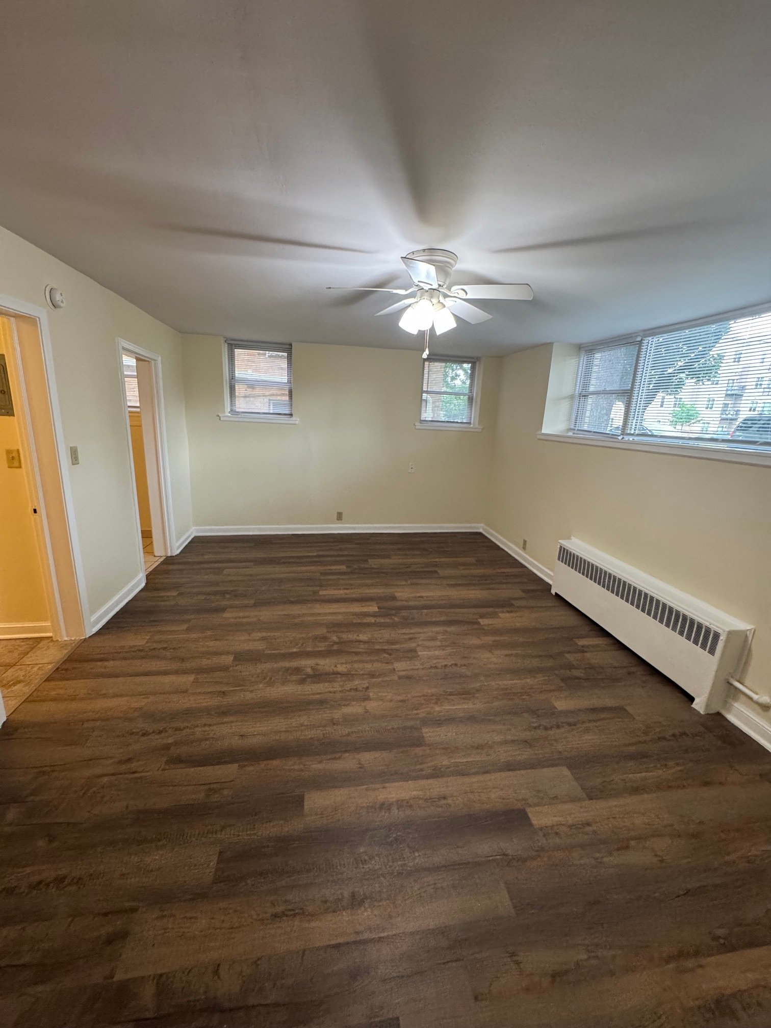 St. Paul Apartment: 705 snelling ave s.