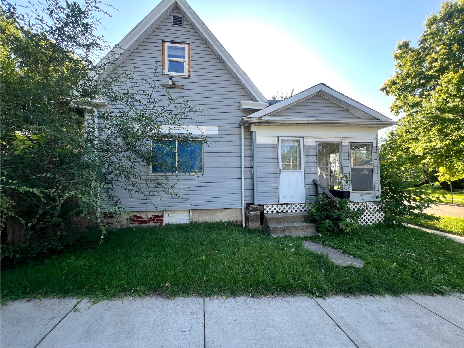 Decatur House: 305 S Maffit St