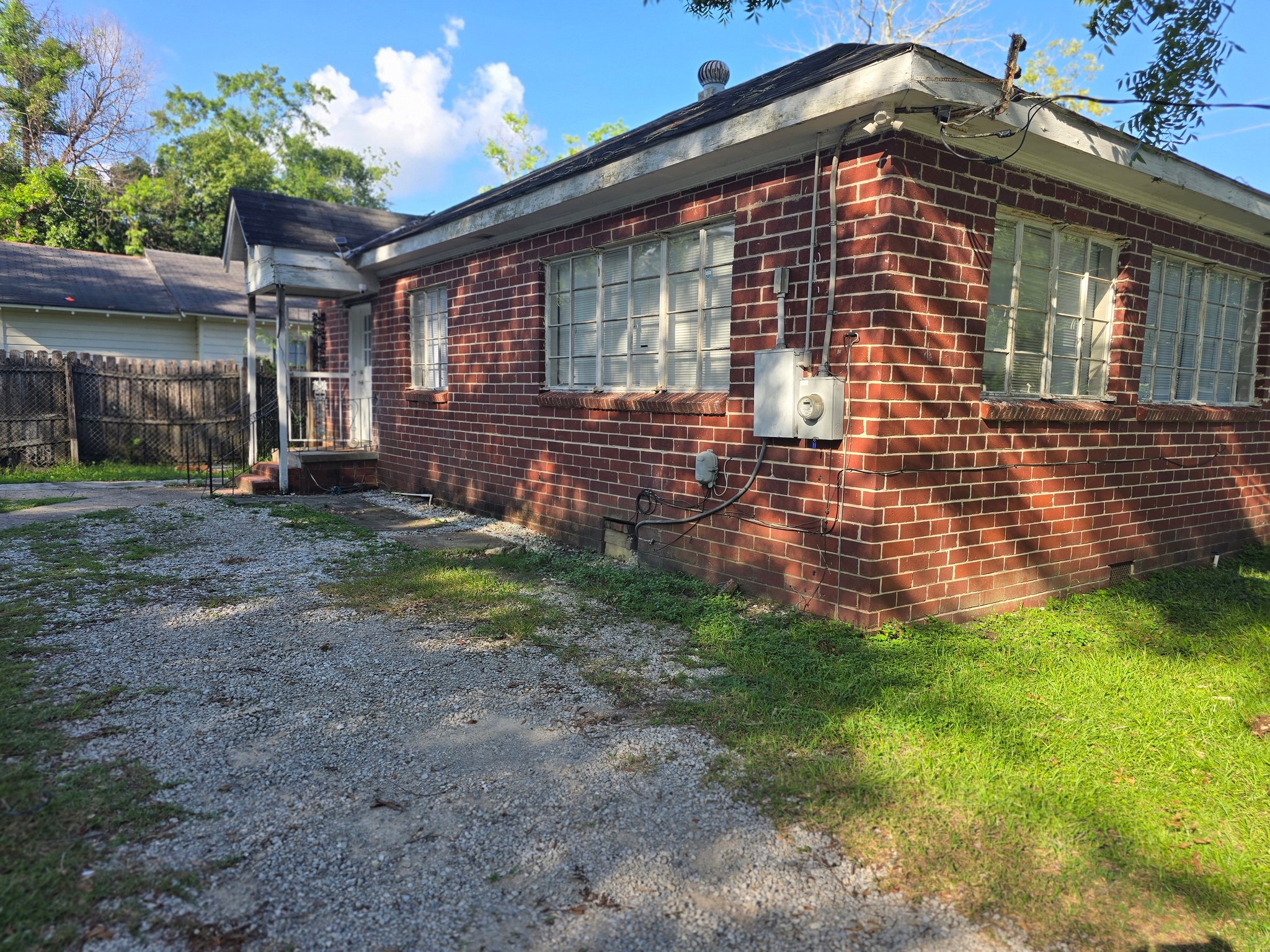 Mobile House: 574 Mohawk St