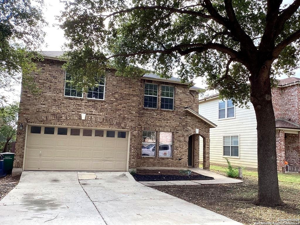 San Antonio House: 1247 Hunters Plane