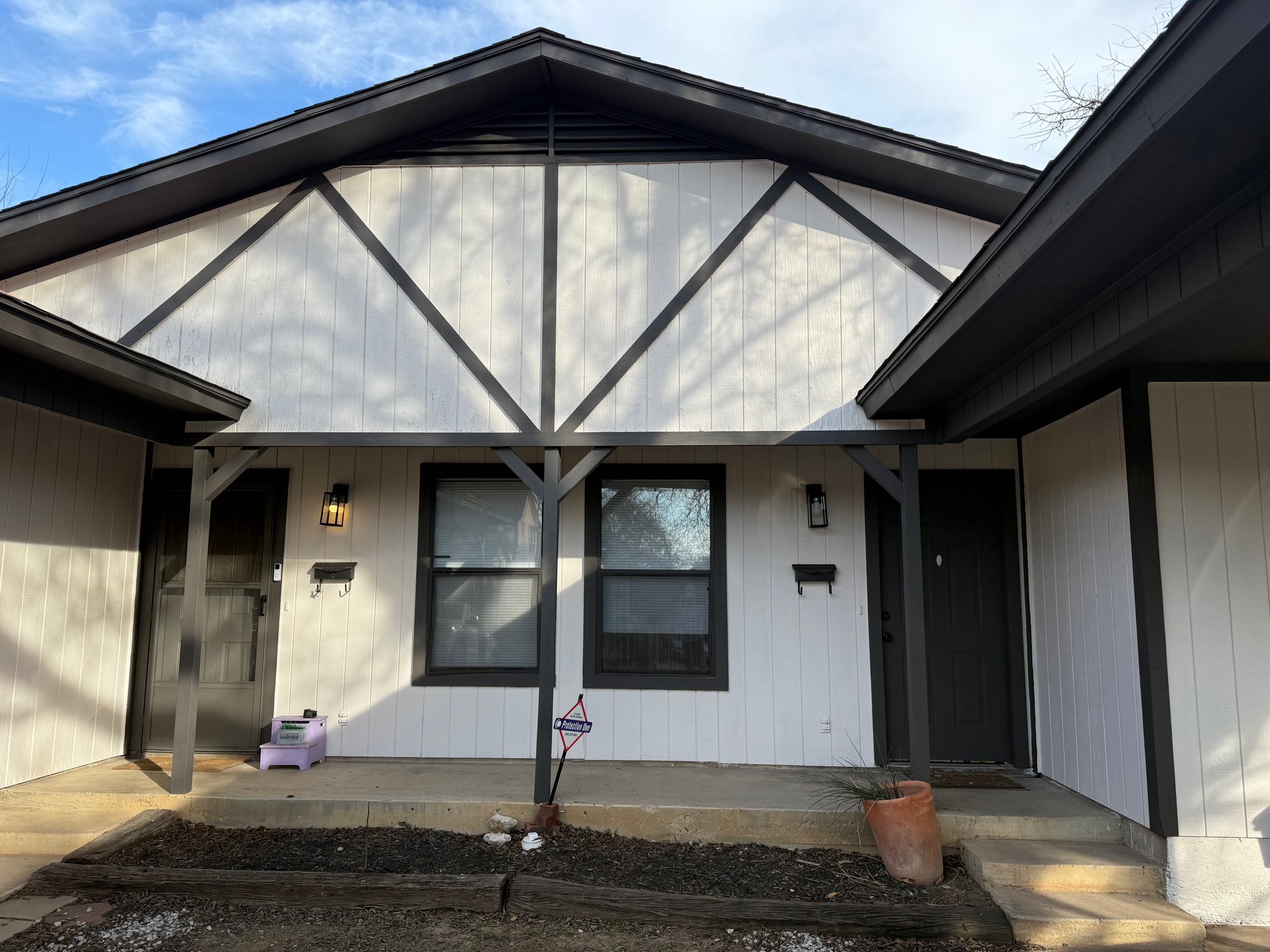 Fort Worth House: 2815 Frazier Ave
