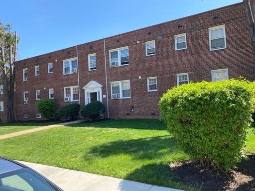 Arlington Apartment: 5712 Washington Blvd