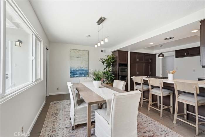 Tustin House: 17901 Martha Anne Dr