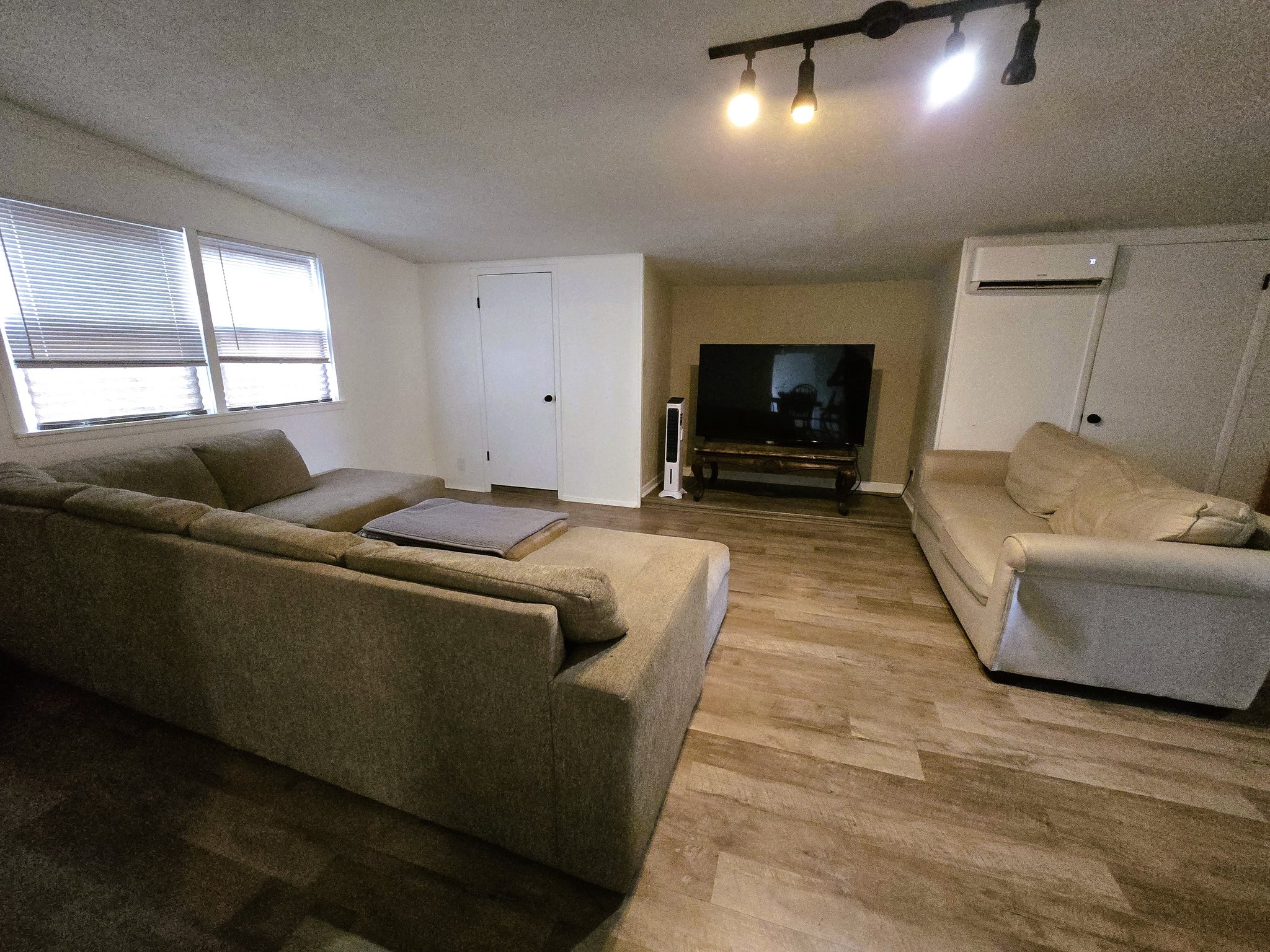San Angelo House: 18 Clare Dr