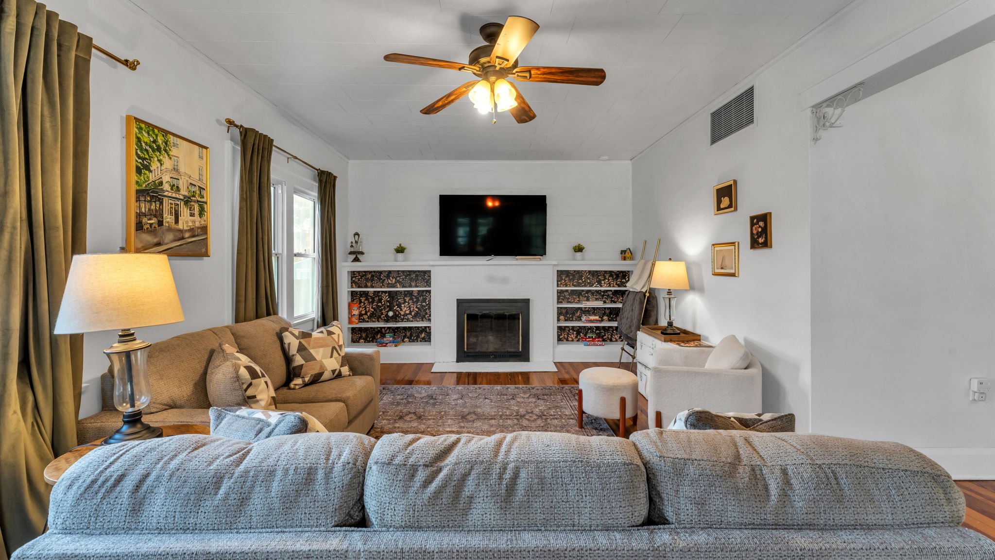 Lakeland House: 201 E Belmar St