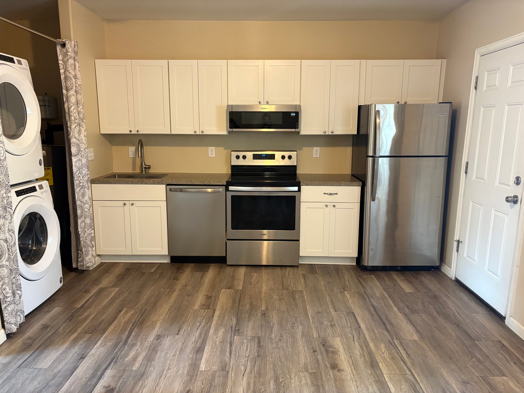 Grand Junction House: 100 S 13th