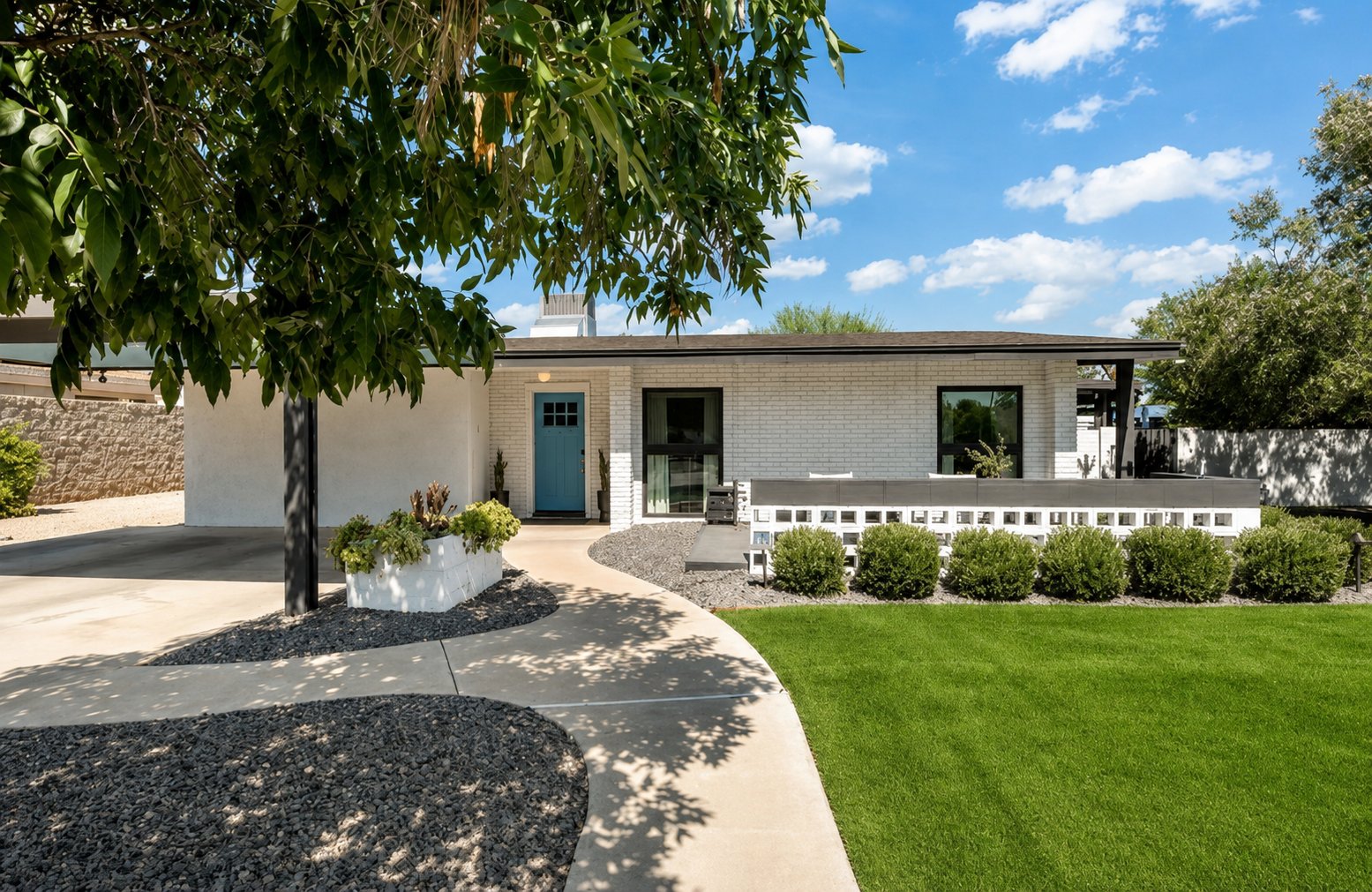 Phoenix House: 4823 N 35th St