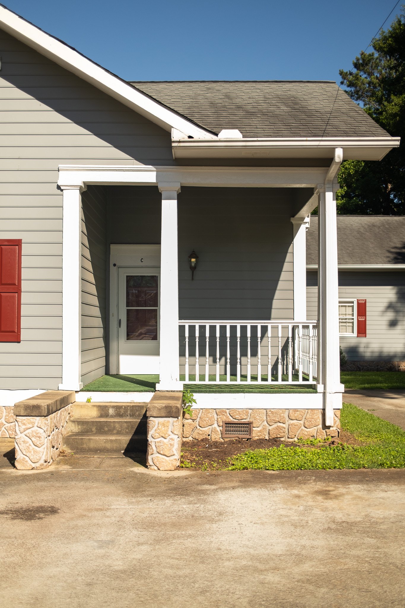 Palmetto Multiplex: 207 Hill Street