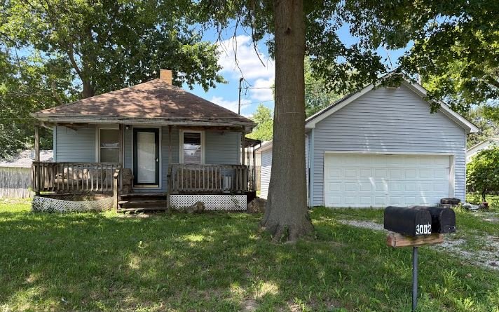 Alton House: 3003 Main St
