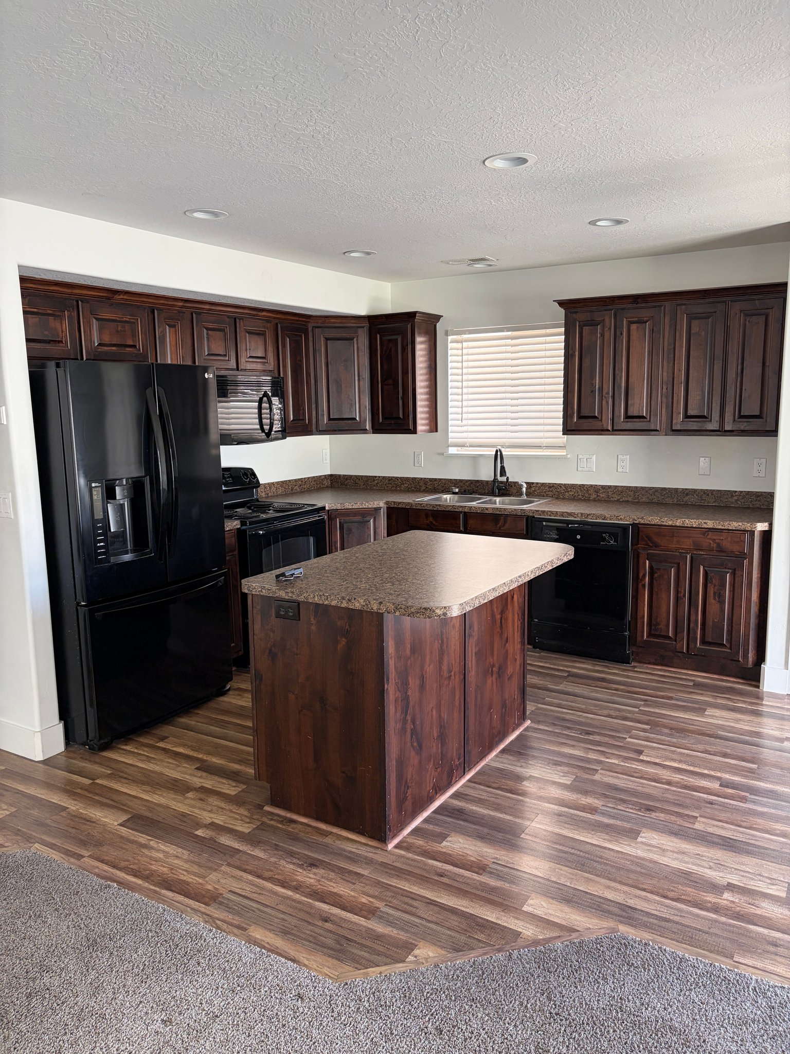 Layton House: 4 Arnold Dr
