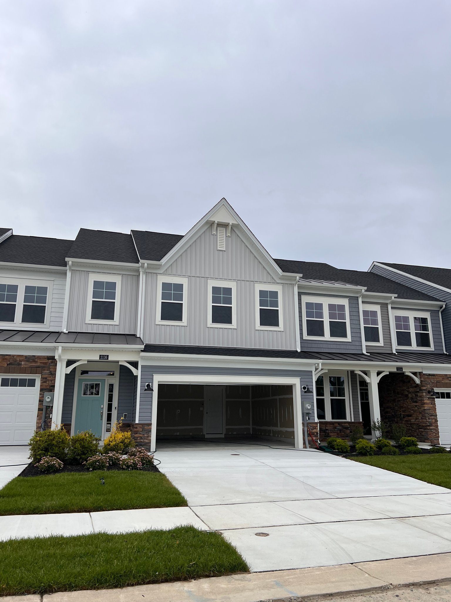 Cambridge Townhome: 2136 Winterberry Ln