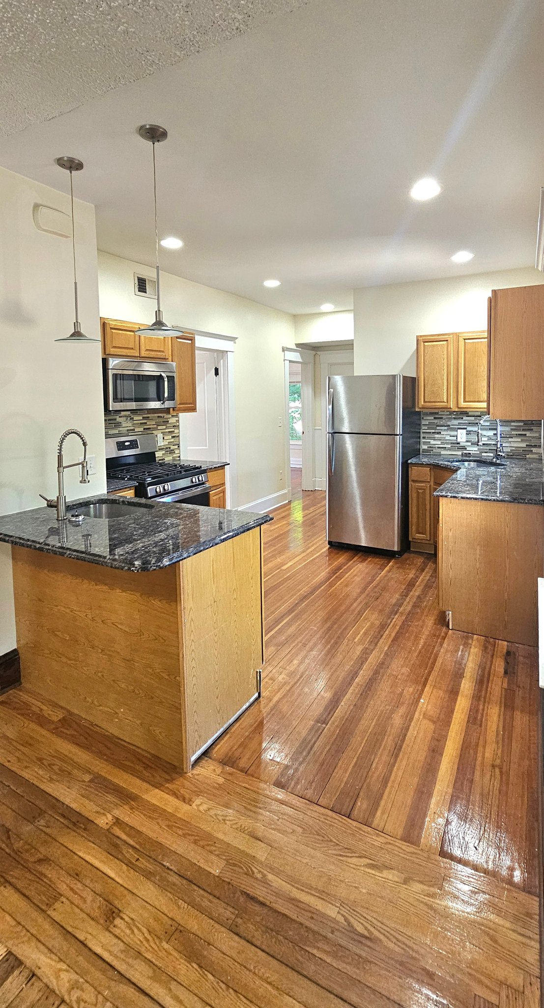 New Haven Apartment: 254 Goffe Ter