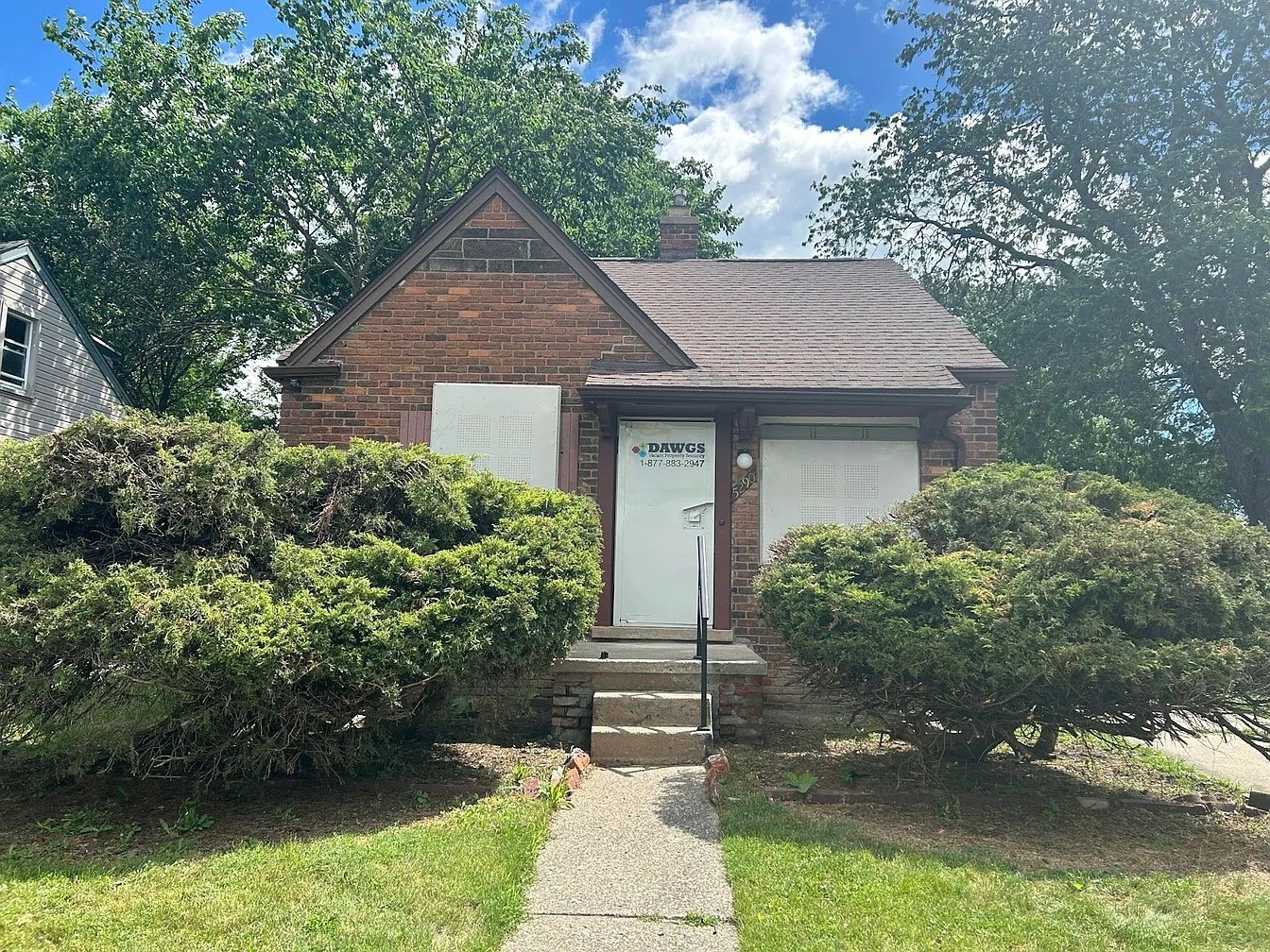 Detroit House: 5290 University Pl