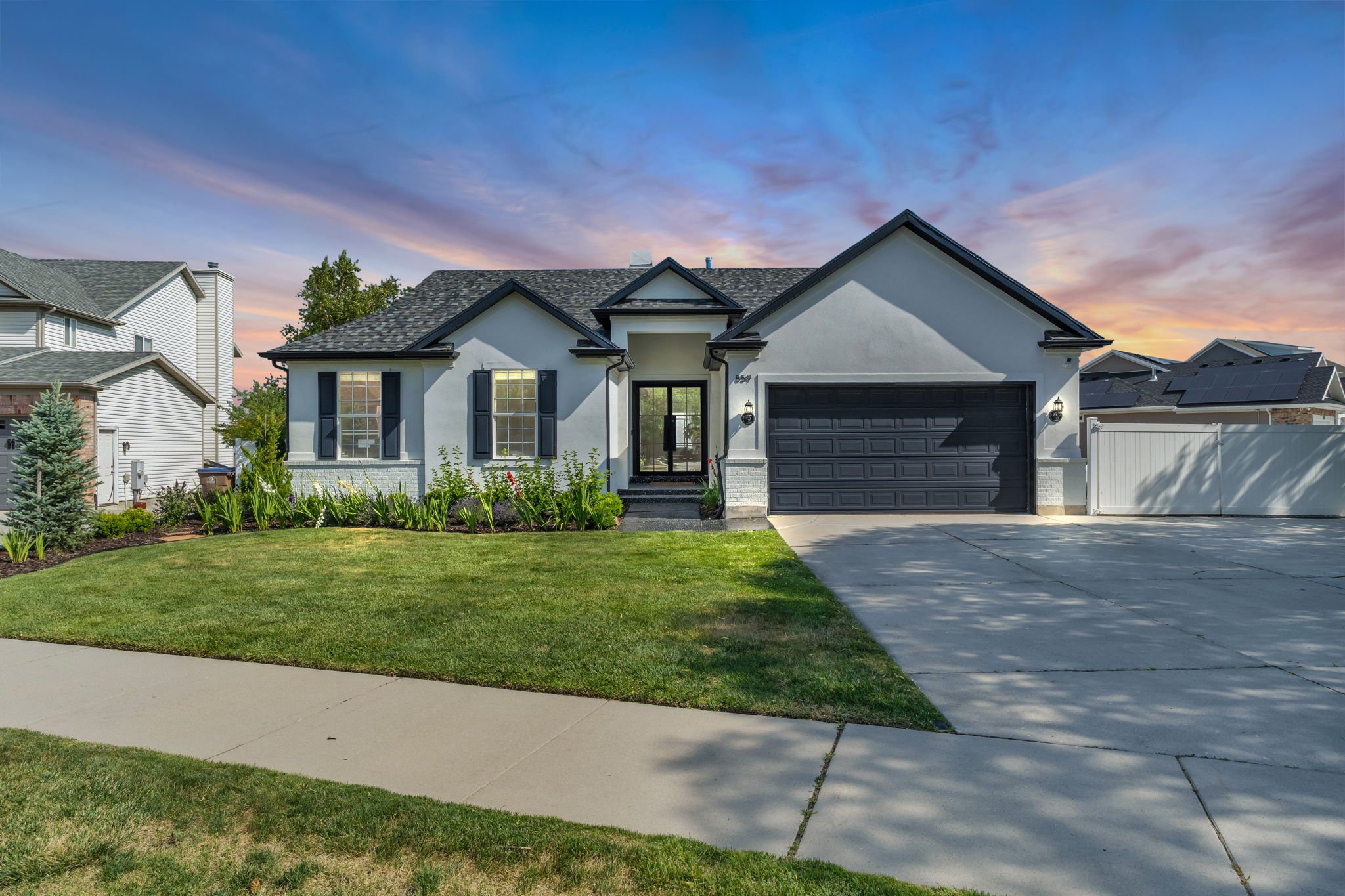 Draper House: 859 E Molasses Mill Dr