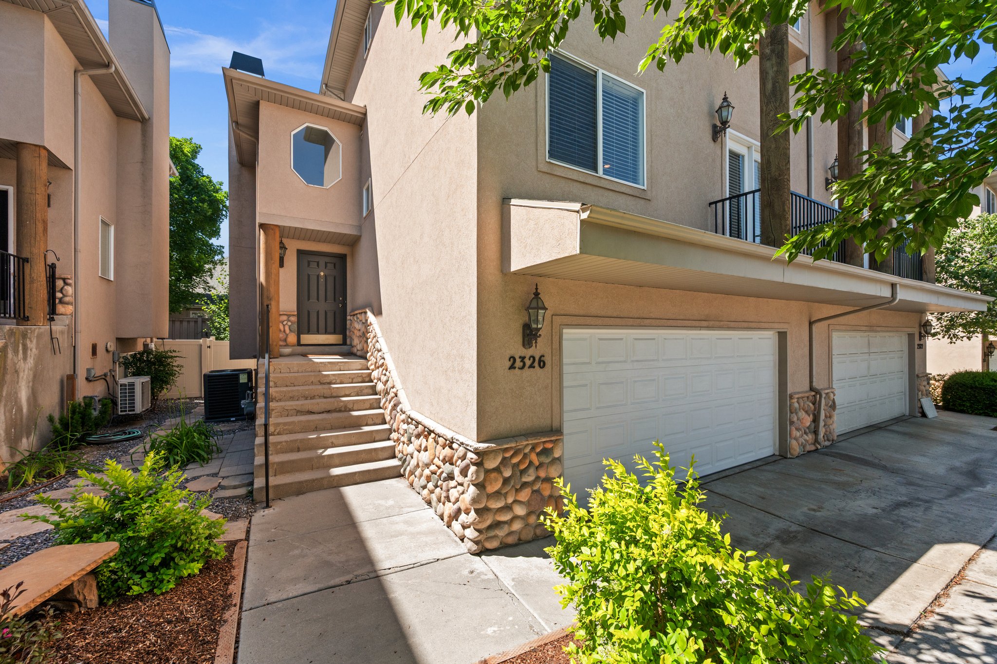 Holladay Townhome: 2326 E Sky Pines Ct