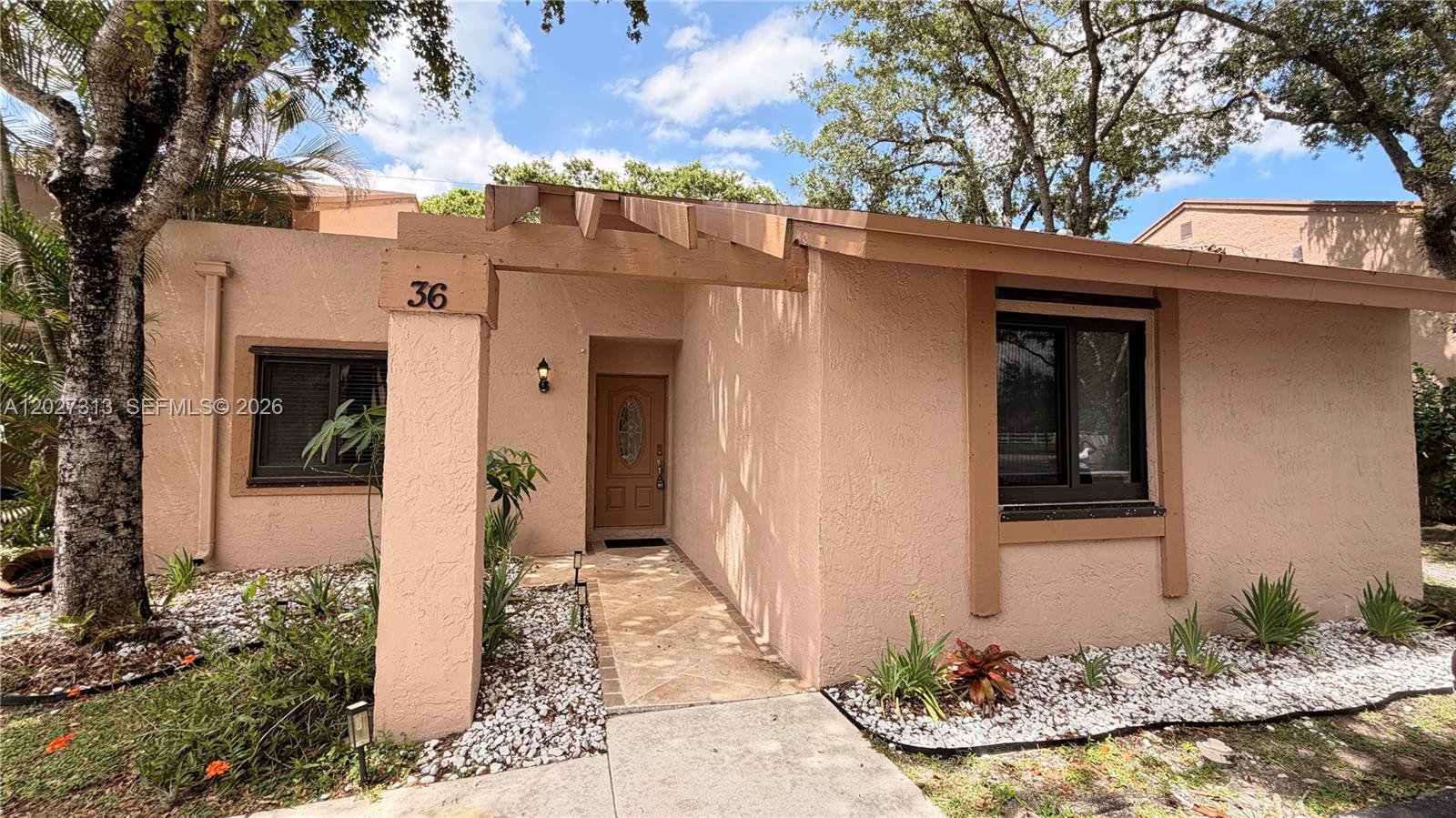 Cooper City House: 36 Chestnut Cir, # 36