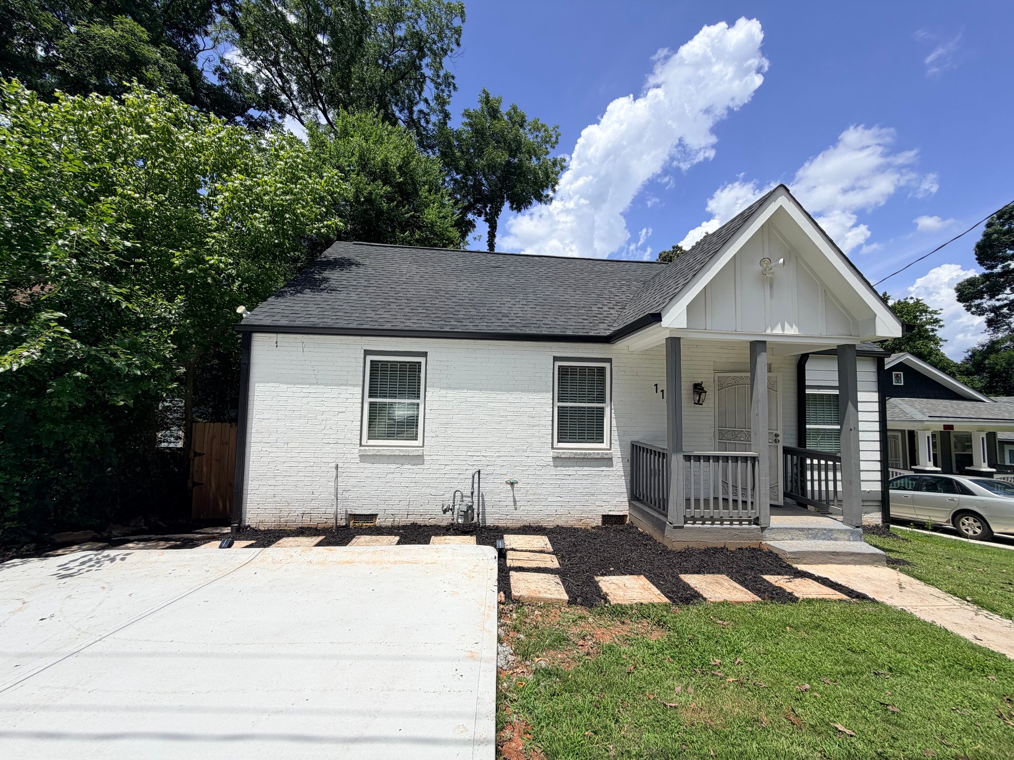 Atlanta House: 1104 Oak Knoll Ter SE
