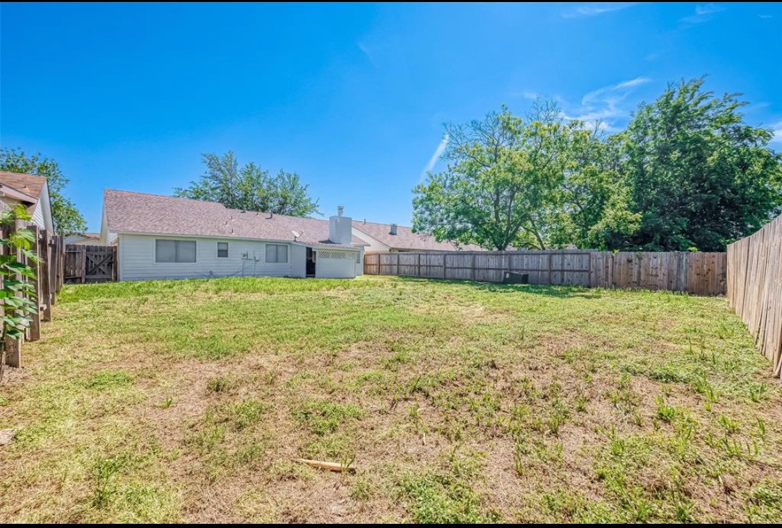 stafford House: 12423 Tambourine Dr