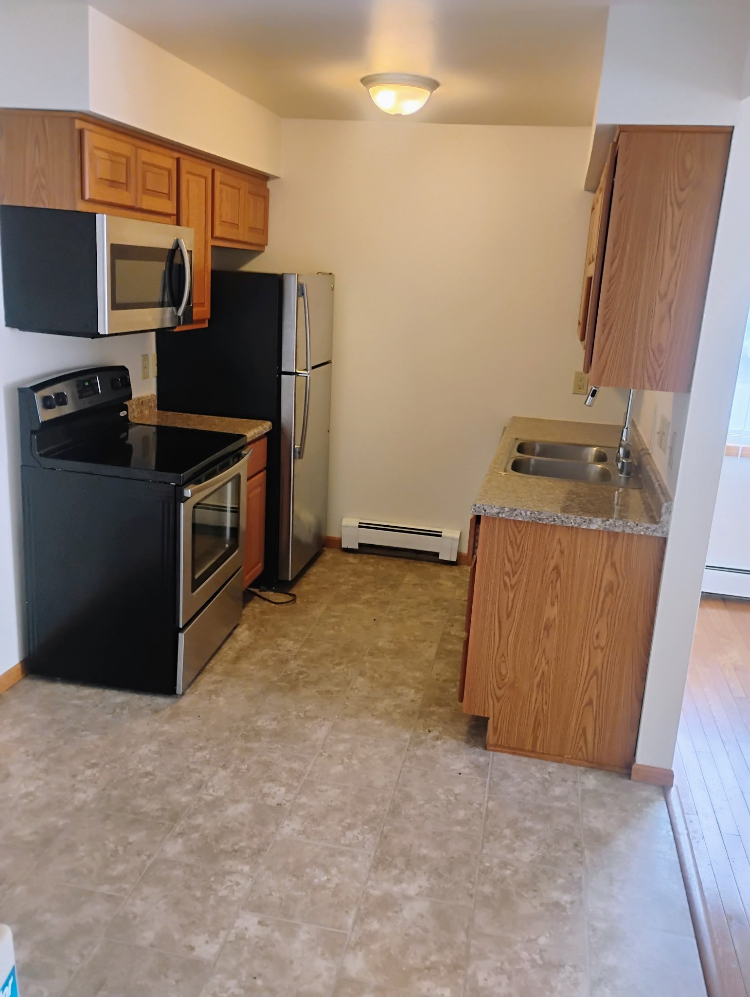 Pewaukee Apartment: 760 W Wisconsin