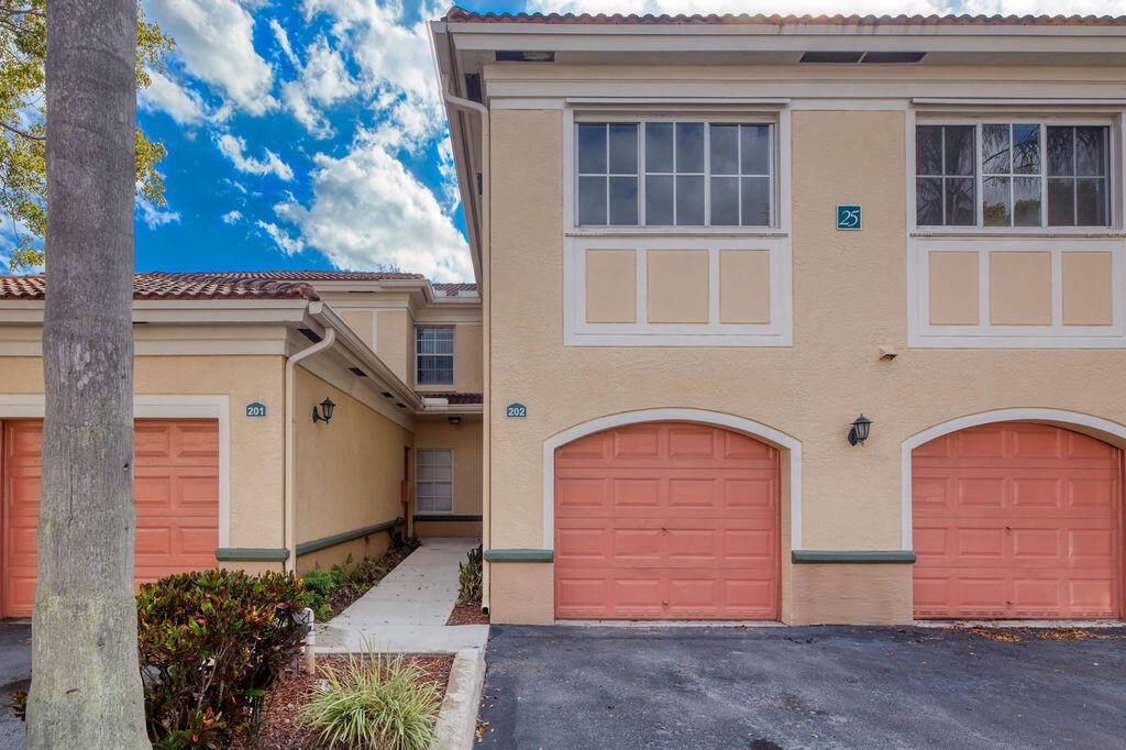 Miramar Condo: 2400 Centergate Dr # 202