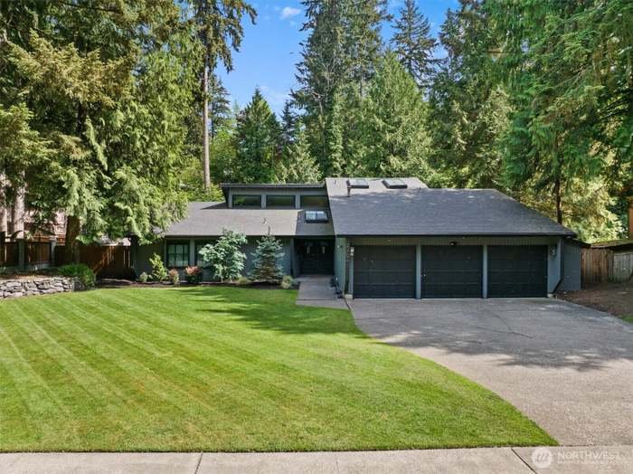Puyallup House: 2404 Manorwood Dr
