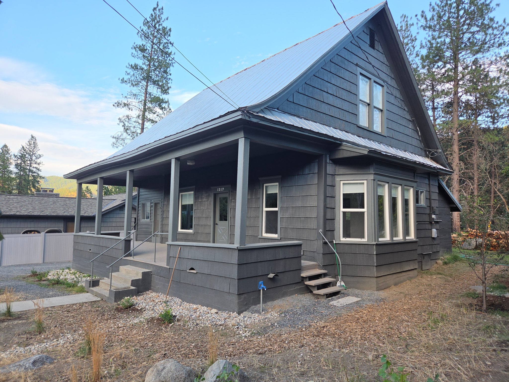 Leavenworth House: 1217 Commercial St.