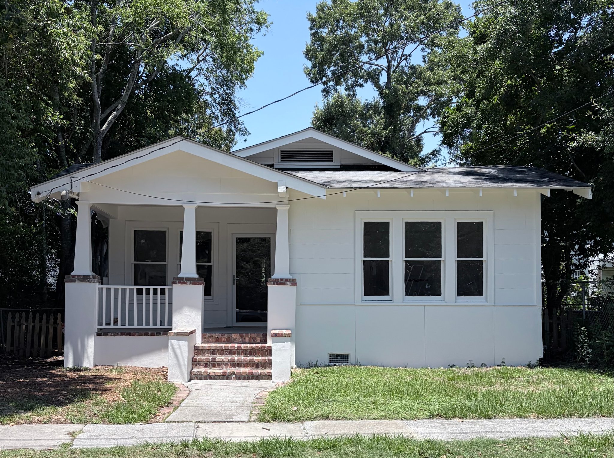 Charleston House: 116 Sans Souci St