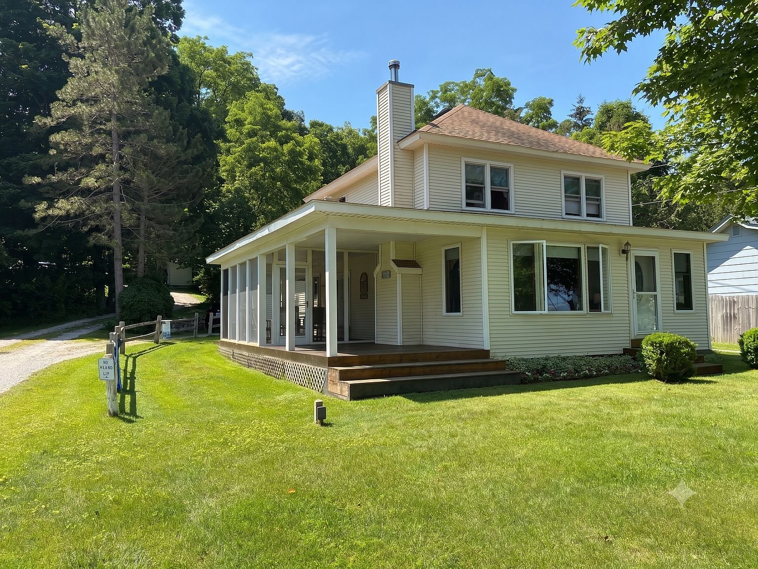 Empire House: 7285 W Glenmere Rd
