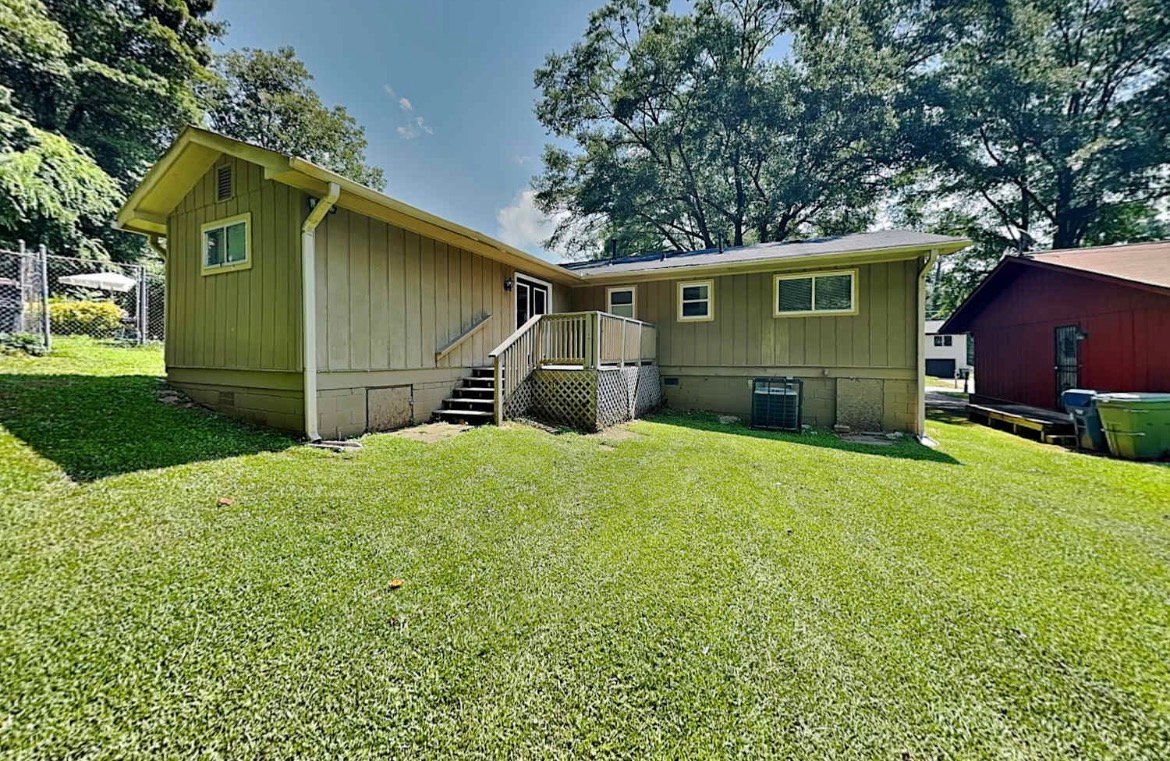 Atlanta House: 261 Howell Ter Sw