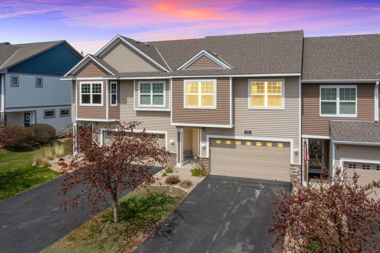 Savage Townhome: 7122 151st St