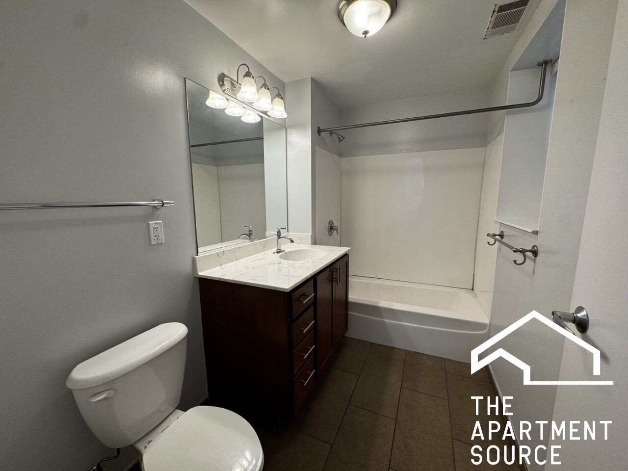 Chicago Apartment: 1337 West Fargo Ave., #303, Chicago, IL 60626