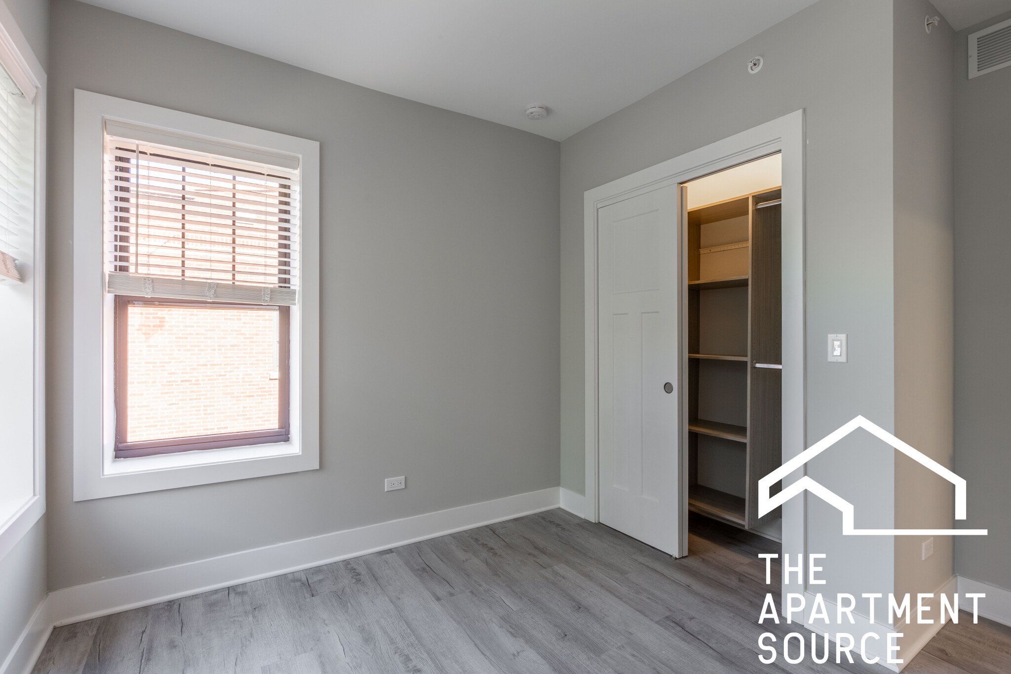 Evanston Apartment: 1133 Oak St., #W2, Evanston, IL 60202