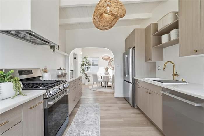 Torrance House: 5225 Zakon Rd
