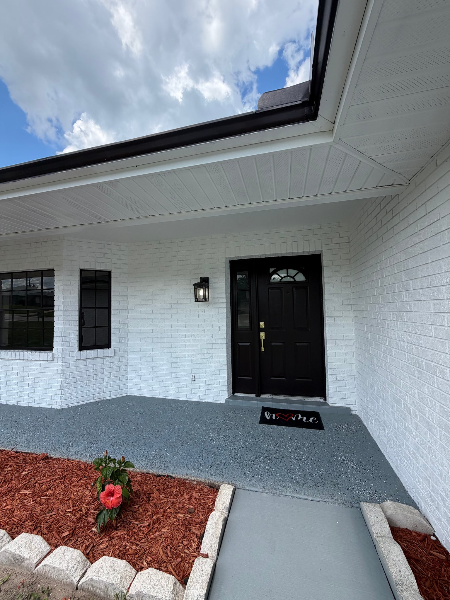 Deltona House: 1984 Paris Ave
