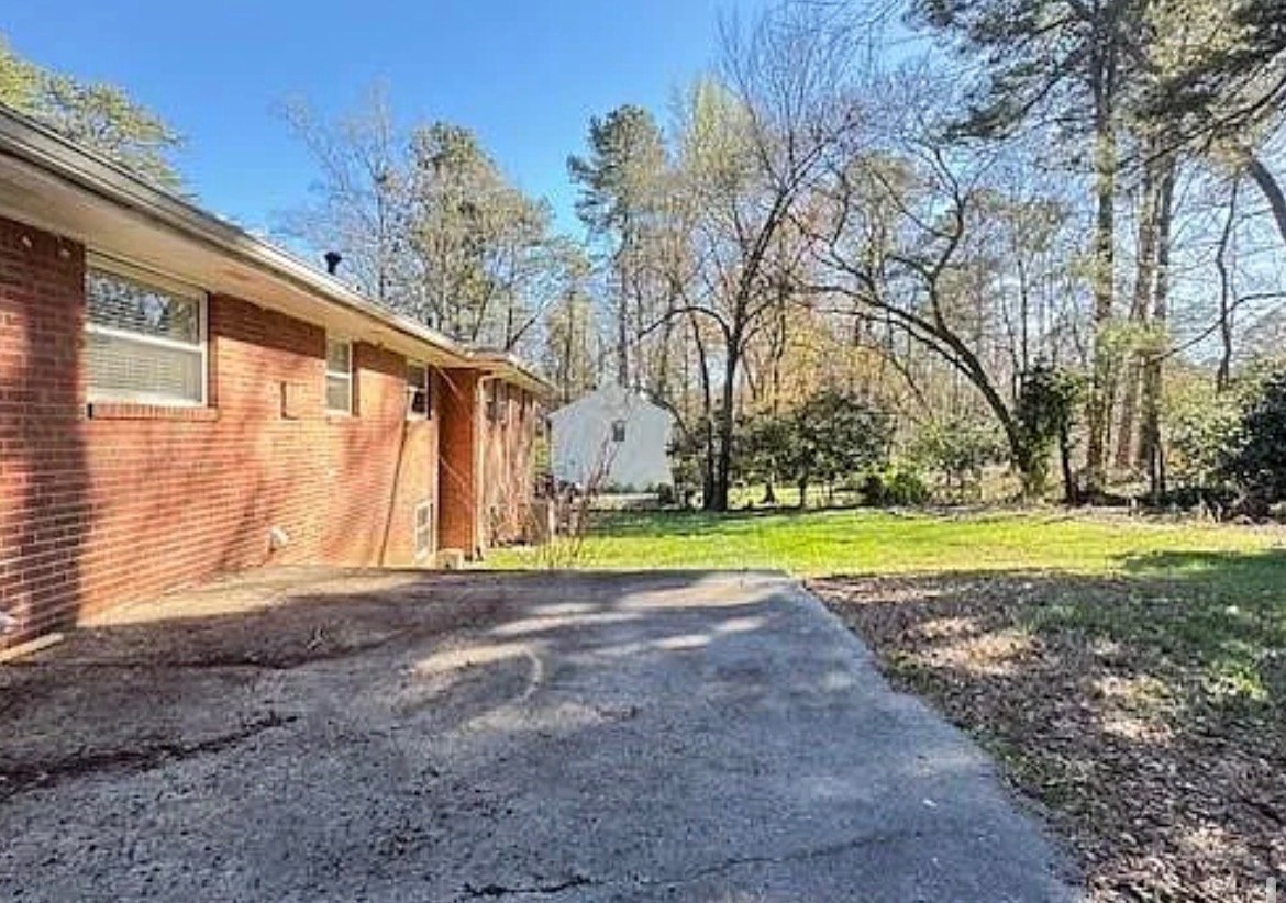 Marietta House: 552 Sybil Ln SE