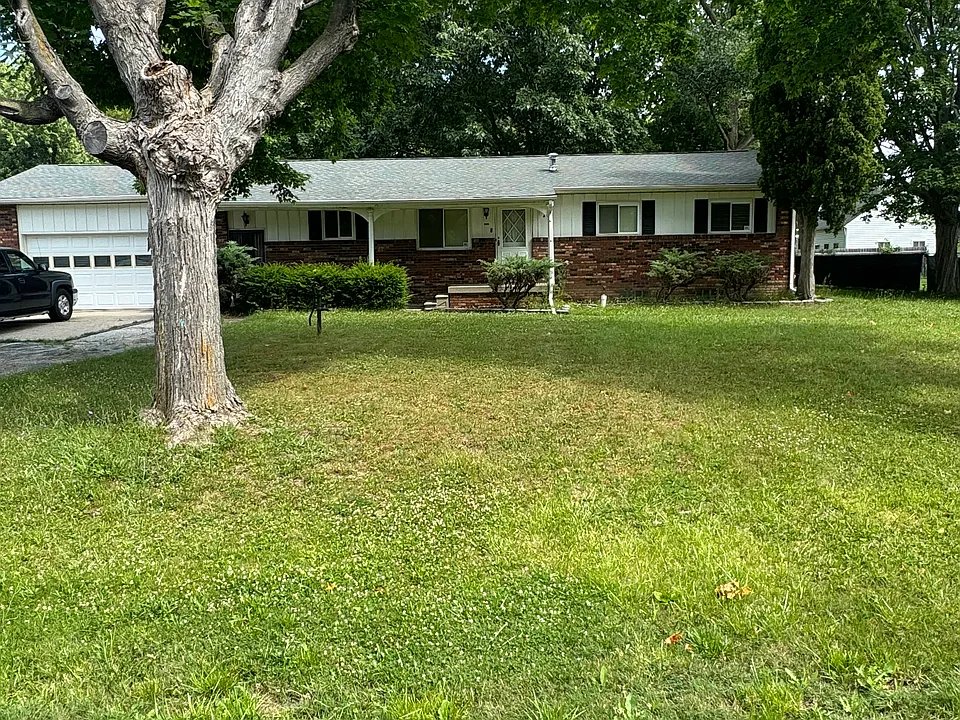 Mount Morris House: 6661 Garden Dr
