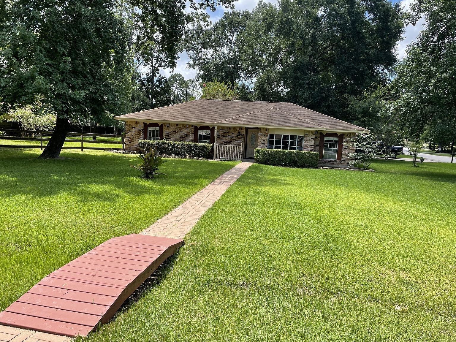 Spring House: 1602 Eastvale Dr