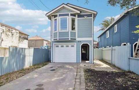 Oakland House: 874 Pine St
