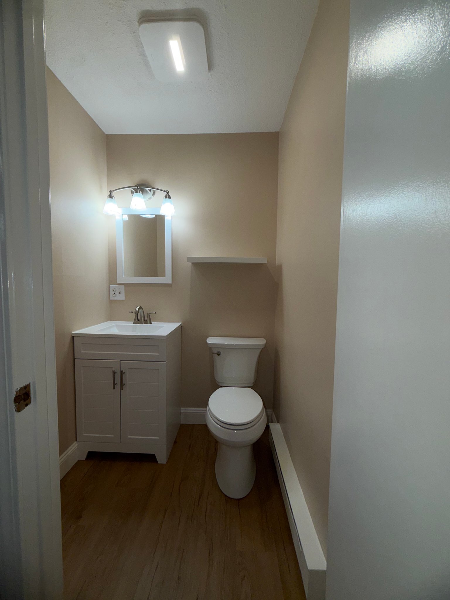 Springfield Apartment: 17 Lockwood Ave