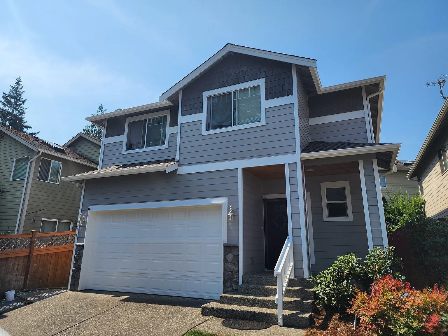 Everett House: 12514 28th Ave W