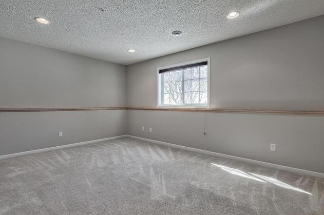 Eden Prairie Townhome: 15624 Lilac Dr