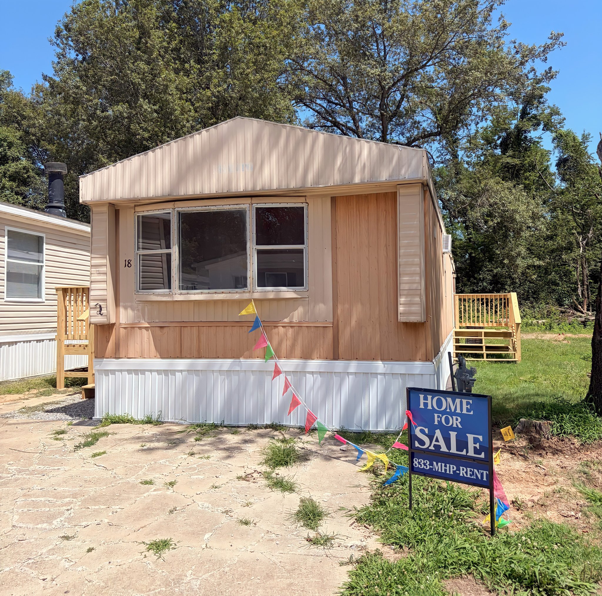 Centralia House: 18 Deerwood Park